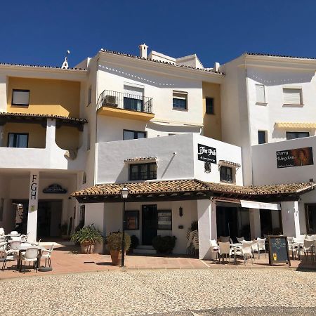 Charming 2 Bed Apartment Next To Cabopino Beach, Spain มาร์เบยา ภายนอก รูปภาพ